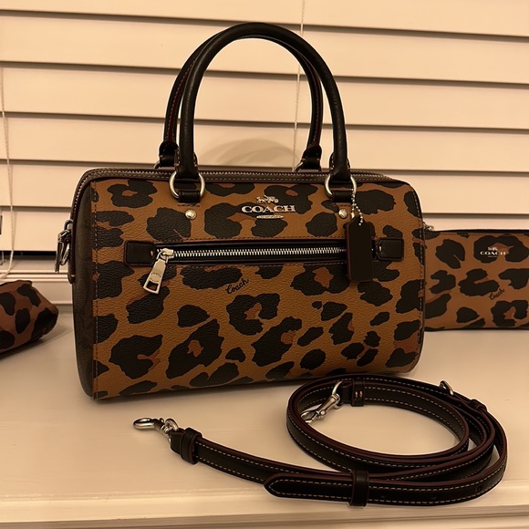 Coach Handbags - 💥$3 - COACH LEAPORD BAG SO437
